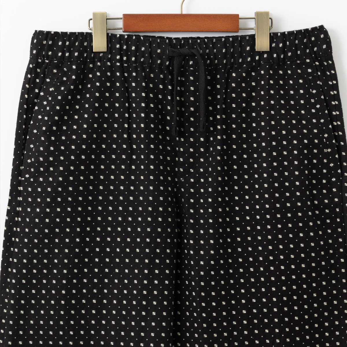 �٥󥷥㡼�ޥ� Ben Sherman ��Υץ��� �ȥ饦���� �ѥ�� �֥�å� REGULAR FIT �����Ǻ� ��˥��å���