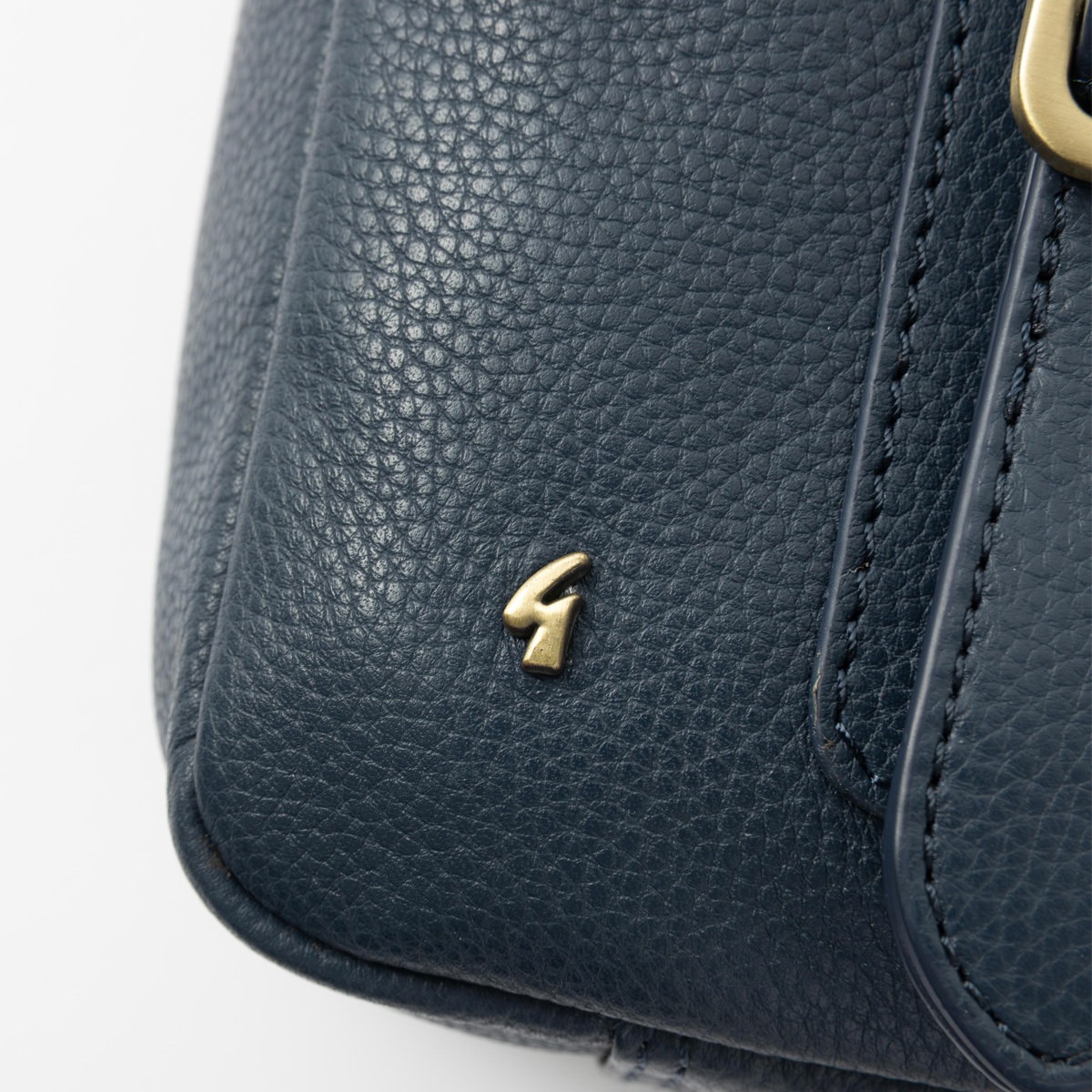 Gabicci �ѹ��� �쥶�� ��å��󥸥㡼�Хå� MADE IN UK ���������Хå� �ͥ��ӡ� ���� �쥶�� �ܳ� 