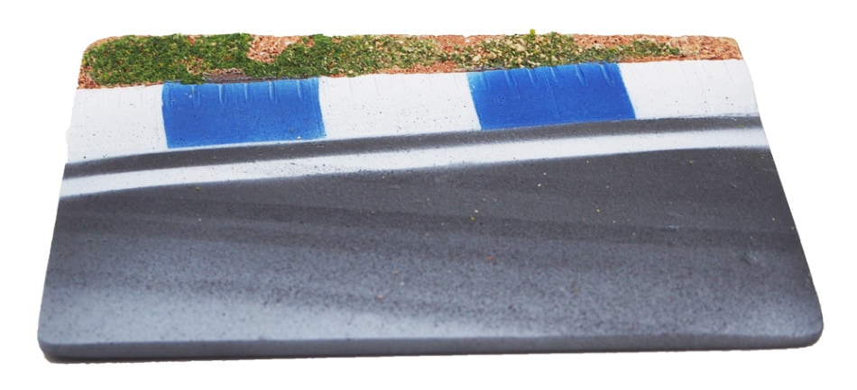 リアルプロダクト 1/43スケール ジオラマ D1C ブルー 縁石