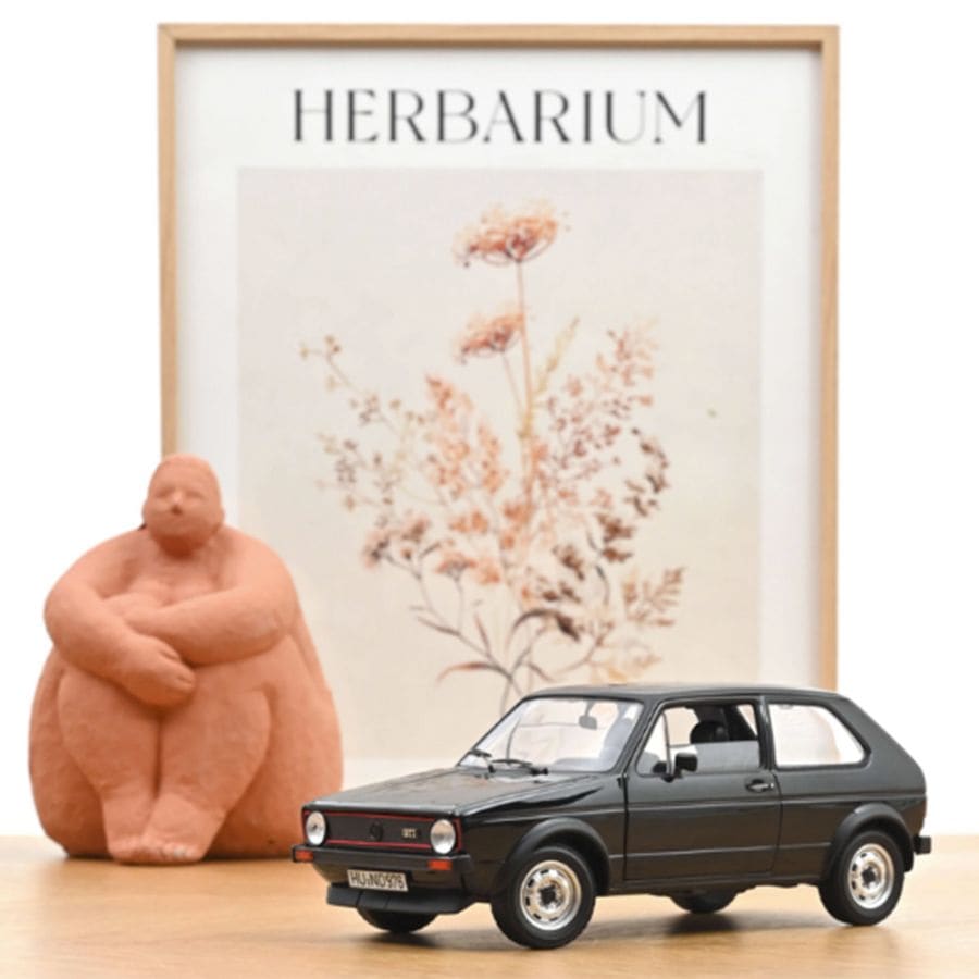 【予約商品 3月中旬頃入荷予定 単体でご注文下さい】ノレブ 1/18 フォルクス ワーゲン ゴルフ GTI 1976年式 ブラック