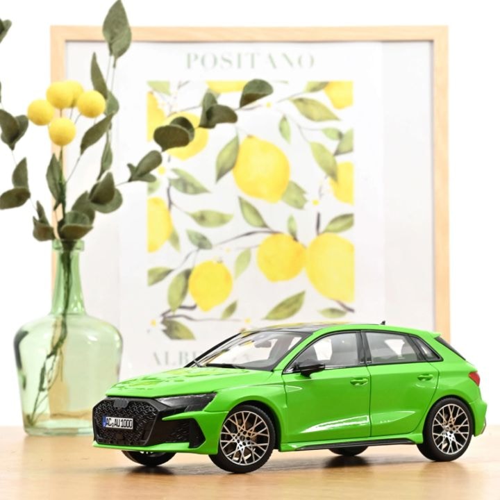 ノレブ 1/18 アウディ RS 3 スポーツバック 2025年 キャラミグリーン