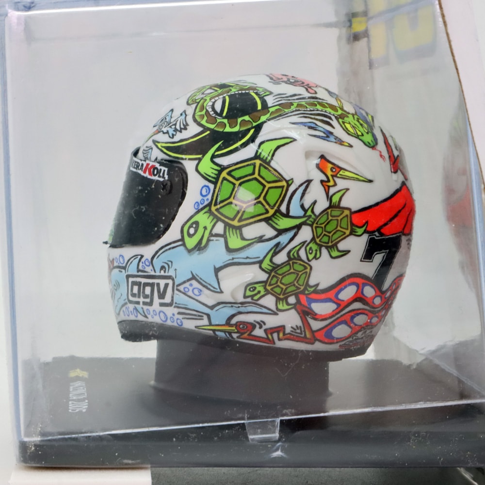 VR46 1/5 ヘルメット 2005年 バレンティーノ ロッシ | 1/5 | CLUB WINNER'S