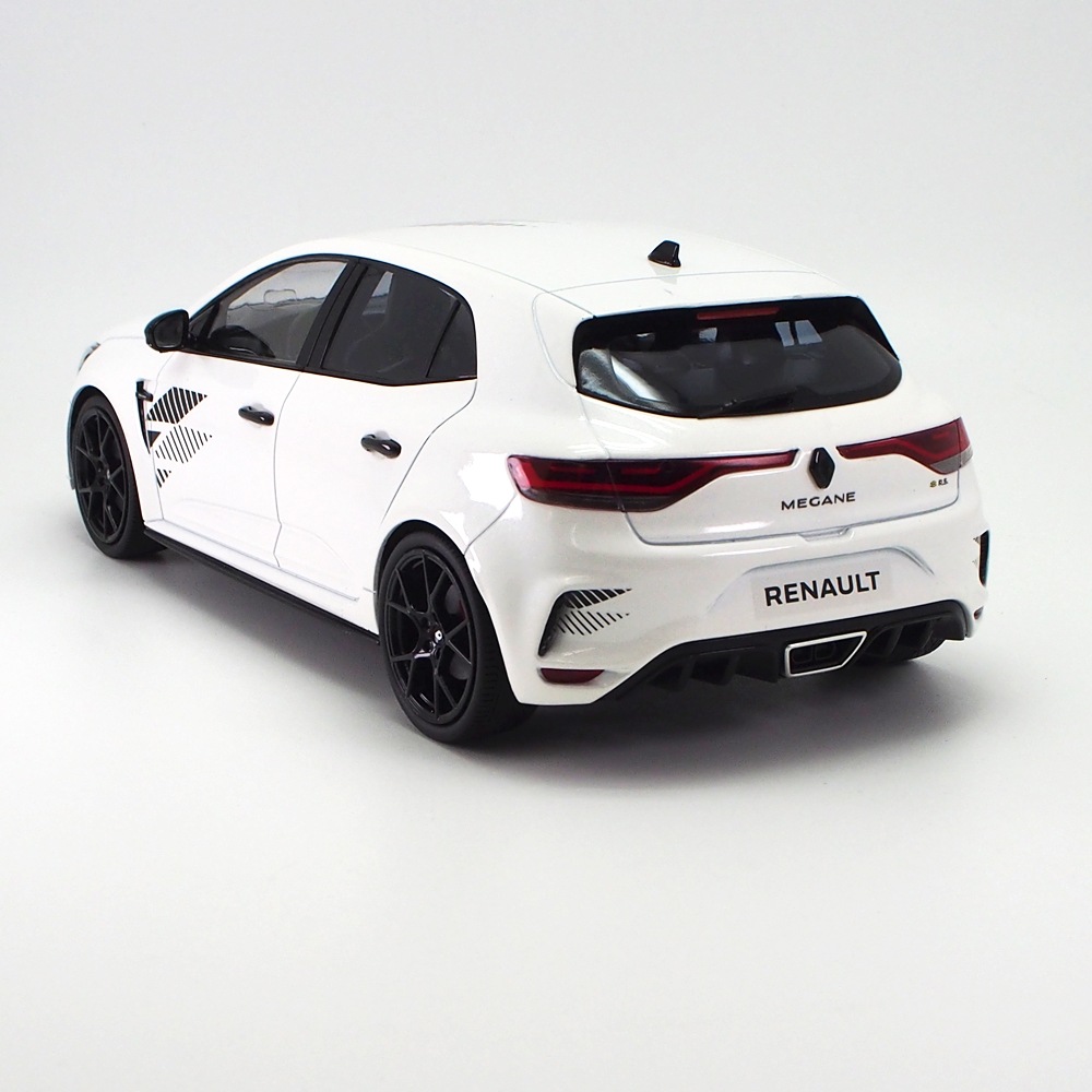 ノレブ　ルノー　メガーヌRS ウルティム　2023 1/18 新品未開封。 Amazon | ノレブ 1/18 ルノー メガーヌ R.S. ウルティム 2023