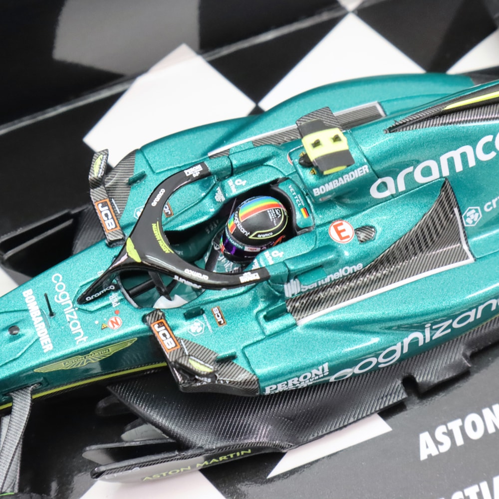 F1 14年スーティル、クビアト、チルトン ミニチャンプス F1 1/43 ロータス 97T セナ 1985年 シール付き