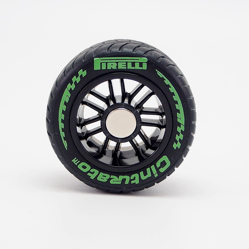 2026 ピレリ タイヤ コンパウンド マグネット With ホイール | PIRELLI