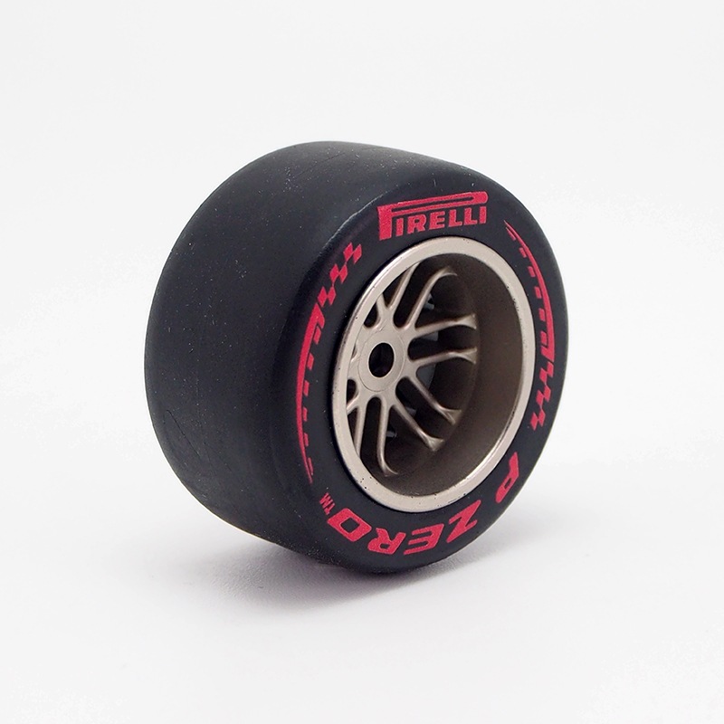 2026 ピレリ タイヤ コンパウンド マグネット With ホイール | PIRELLI