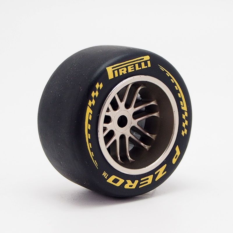 2026 ピレリ タイヤ コンパウンド マグネット With ホイール | PIRELLI