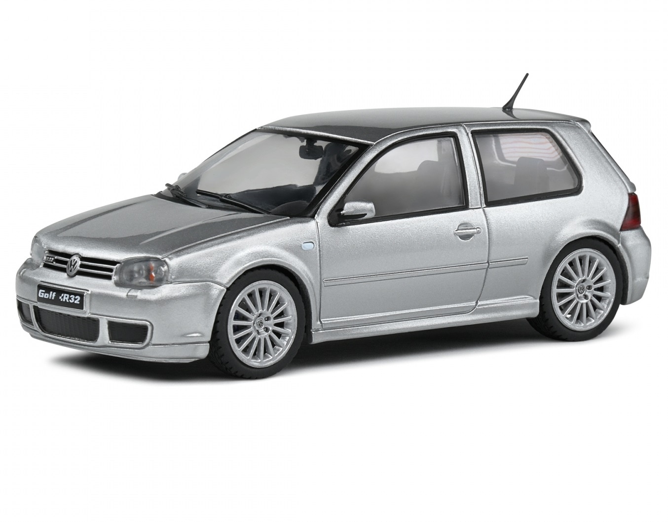 ソリド 1/43 フォルクスワーゲン VW Golf R32 2003年 シルバー | 1/43