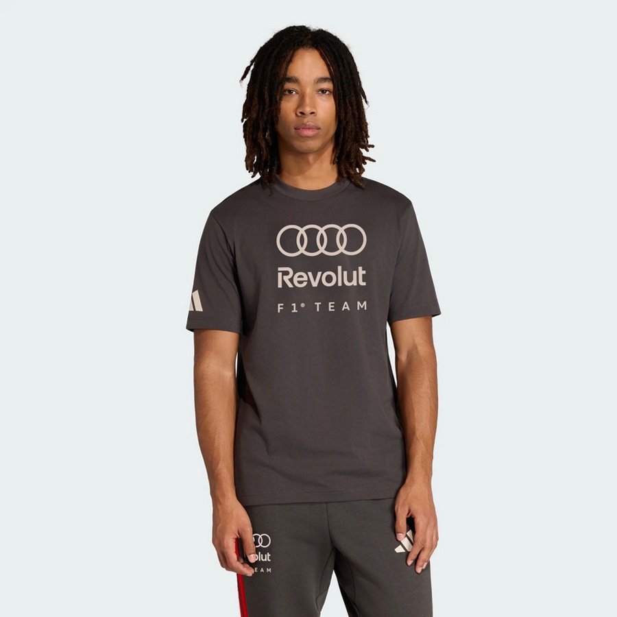 2026 アウディ レボリュート F1 チーム DNA グラフィック Tシャツ