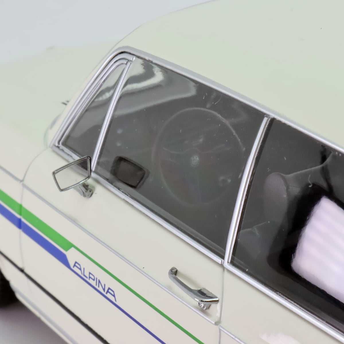 KKスケール 1/18 BMW 2002 Alpina 1974年 ホワイト | 1/18 | CLUB WINNER'S