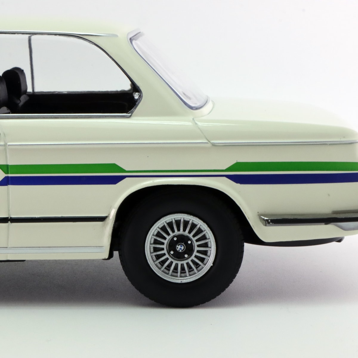 KKスケール 1/18 BMW 2002 Alpina 1974年 ホワイト | 1/18 | 公式