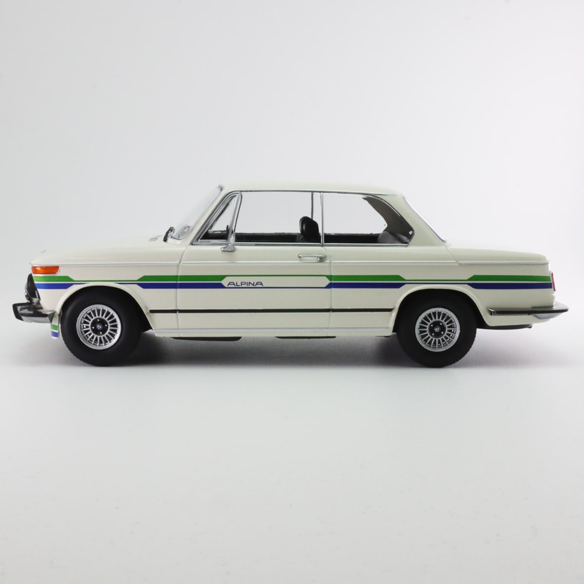 KKスケール 1/18 BMW 2002 Alpina 1974年 ホワイト | 1/18 | 公式 KKスケール 1/18 BMW 2002 Alpina 1974年 ホワイト | 1/18 | 公式