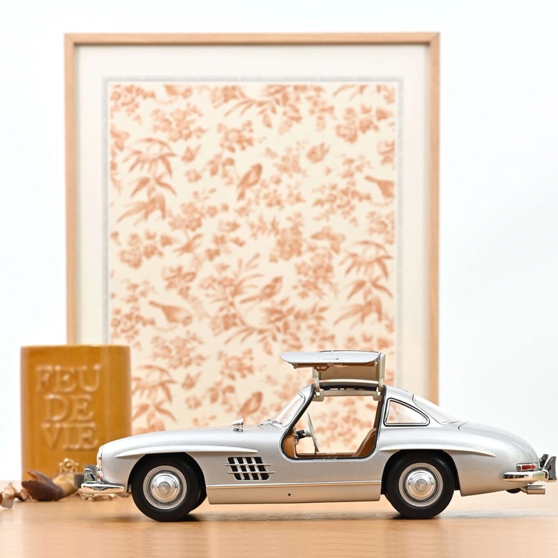 ノレブ 1/18 メルセデス ベンツ 300SL 1954年 シルバー | 1/18 | 公式