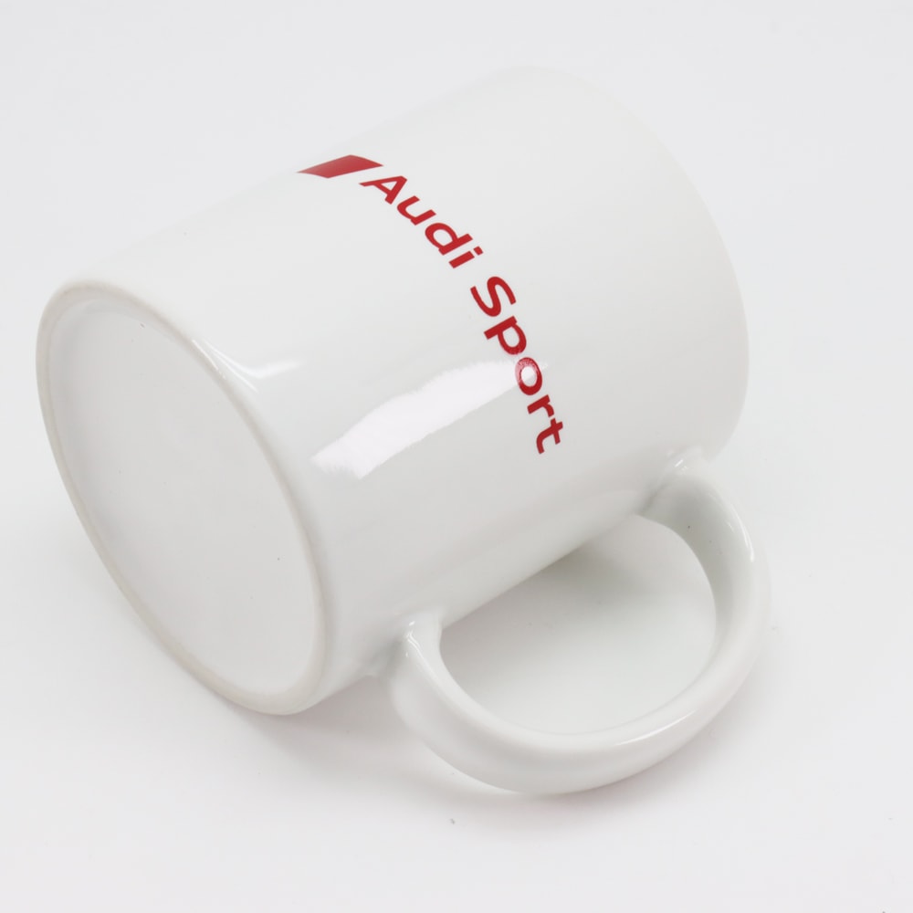 AUDI アウディ スポーツ レッド ロゴ マグカップ ホワイト | アウディ