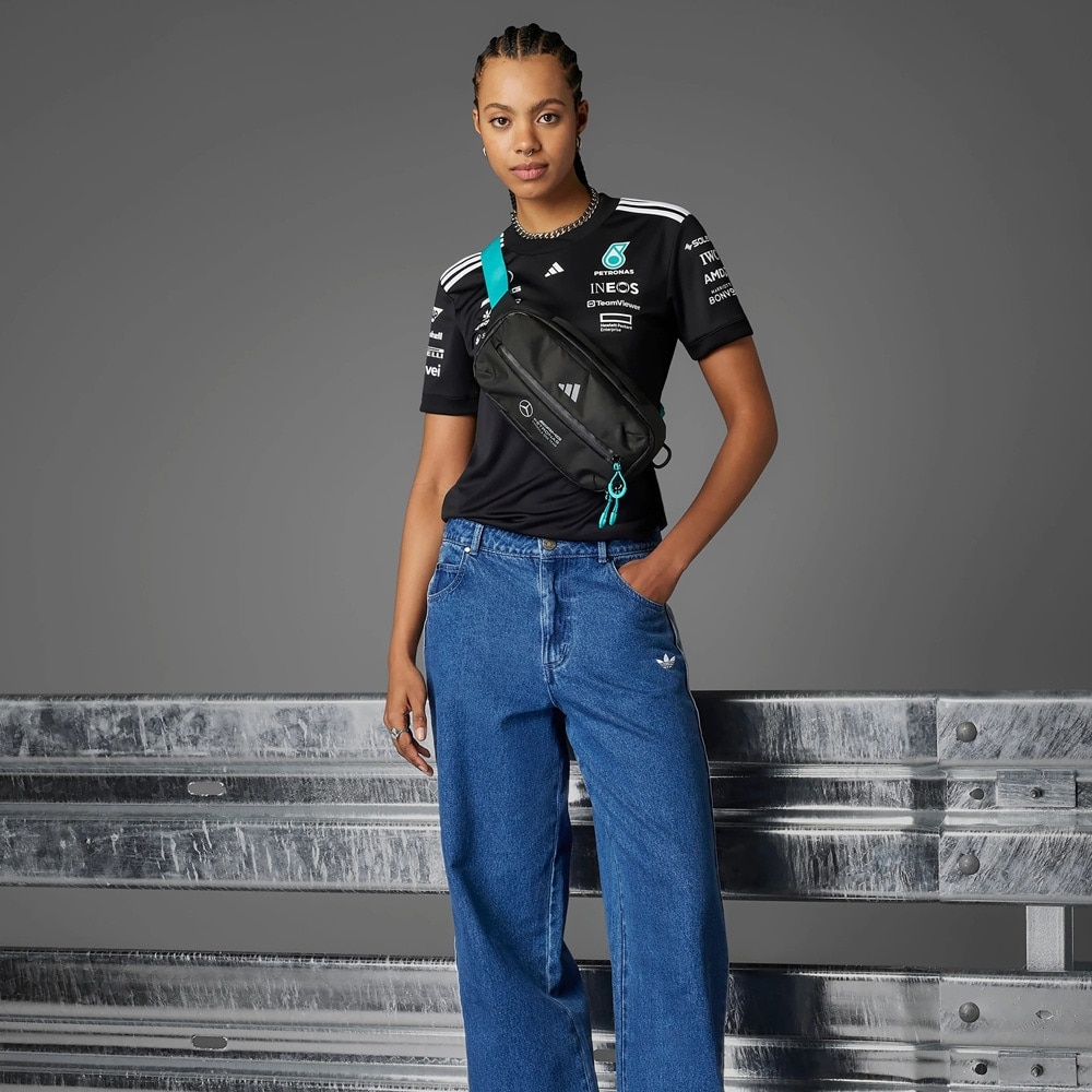 2025 メルセデスＡＭＧ レプリカ　チームＴシャツ サイズＭ アディダスジャパン規格 2025 メルセデス AMG ペトロナス F1 チーム