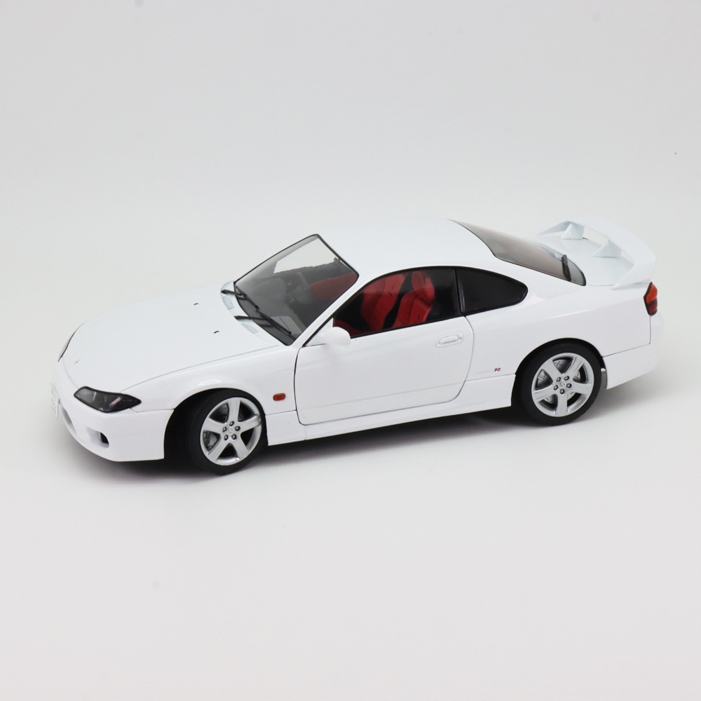ソリド 1/18 日産 シルビア S15 SPEC-R 1999 ホワイト ソリド 1/18 日産 シルビア S15 スペックR エアロ 1999 ホワイト