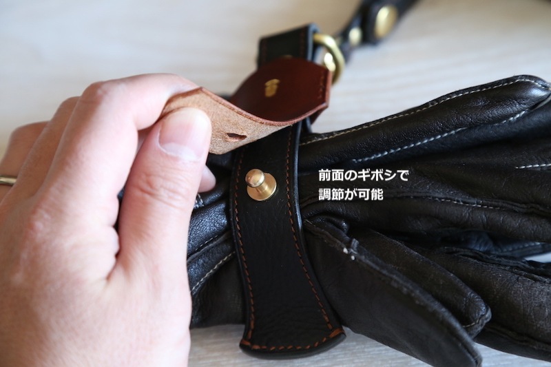 #DENTS #黒と赤のレザー #グローブホルダー K-64 グローブホルダー | DEGNER