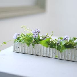 アイボリー釉/しずくミニ花器/置くだけ | 研窯 | 糸島くらし
