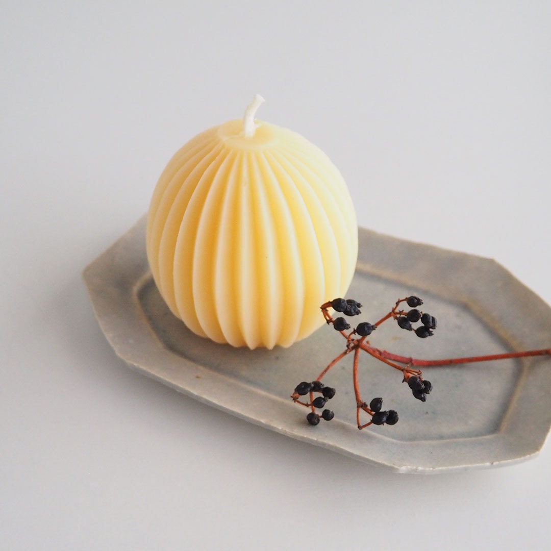 みつろうキャンドル/ひだひだ/ナチュラル | akarizm | 糸島くらし×ここ