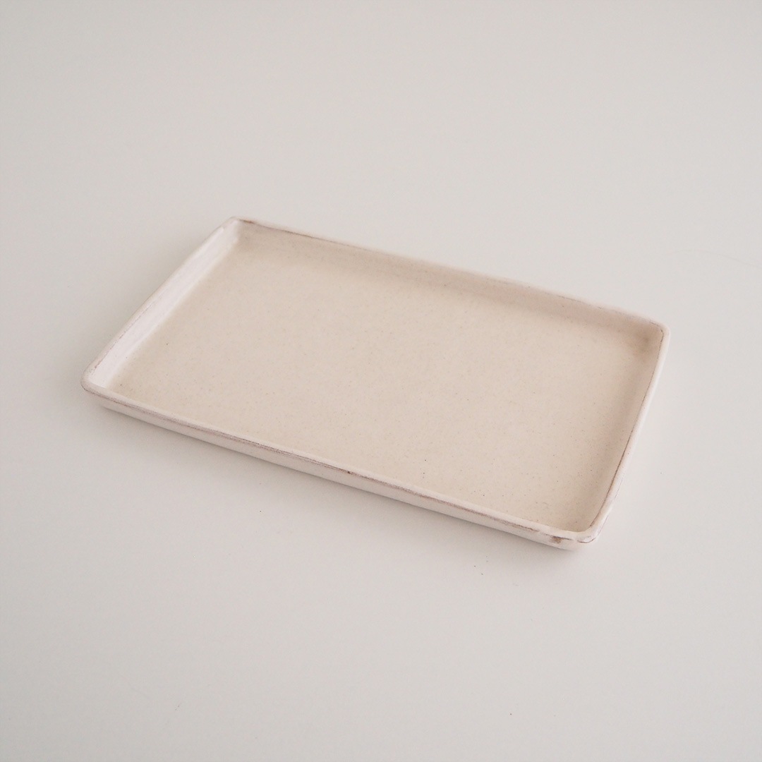 粉引/長角皿 | 唐津焼sakata | 糸島くらし×ここのき 公式通販サイト