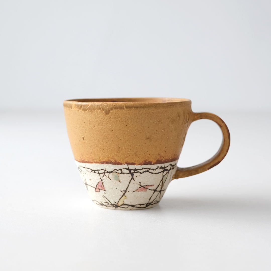 アドリブツートン/三角カップ/マスタード | 陶工房 Ron | 糸島くらし