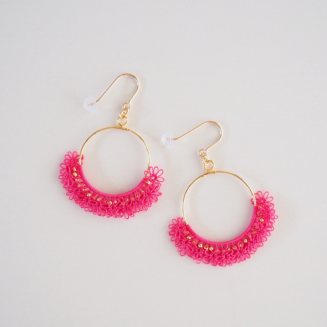 タティングレースのピアス・イヤリング/花フリル/チェリー【在庫限り