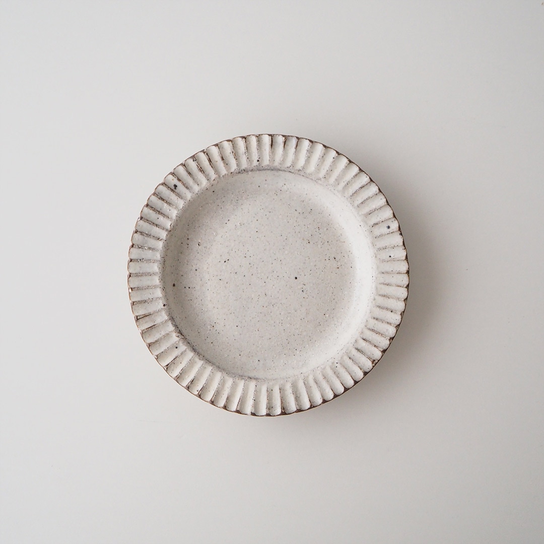 リム丸皿/13.5cm/ツヤなし/ナチュラル | 醇窯(じゅんよう) | 糸島