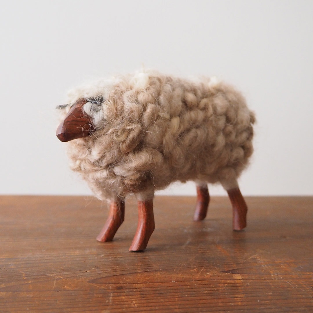 羊の置物(ブラウンのひつじ)/大 | コリデール | 糸島くらし×ここのき