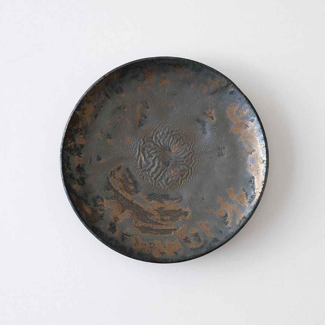 No4110 黒釉二彩大皿　陶印有　直径45.5cm 飾皿　陶磁器　送料無料 No4110 黒釉二彩大皿 陶印有 直径45.5cm 飾皿 陶磁器 送料