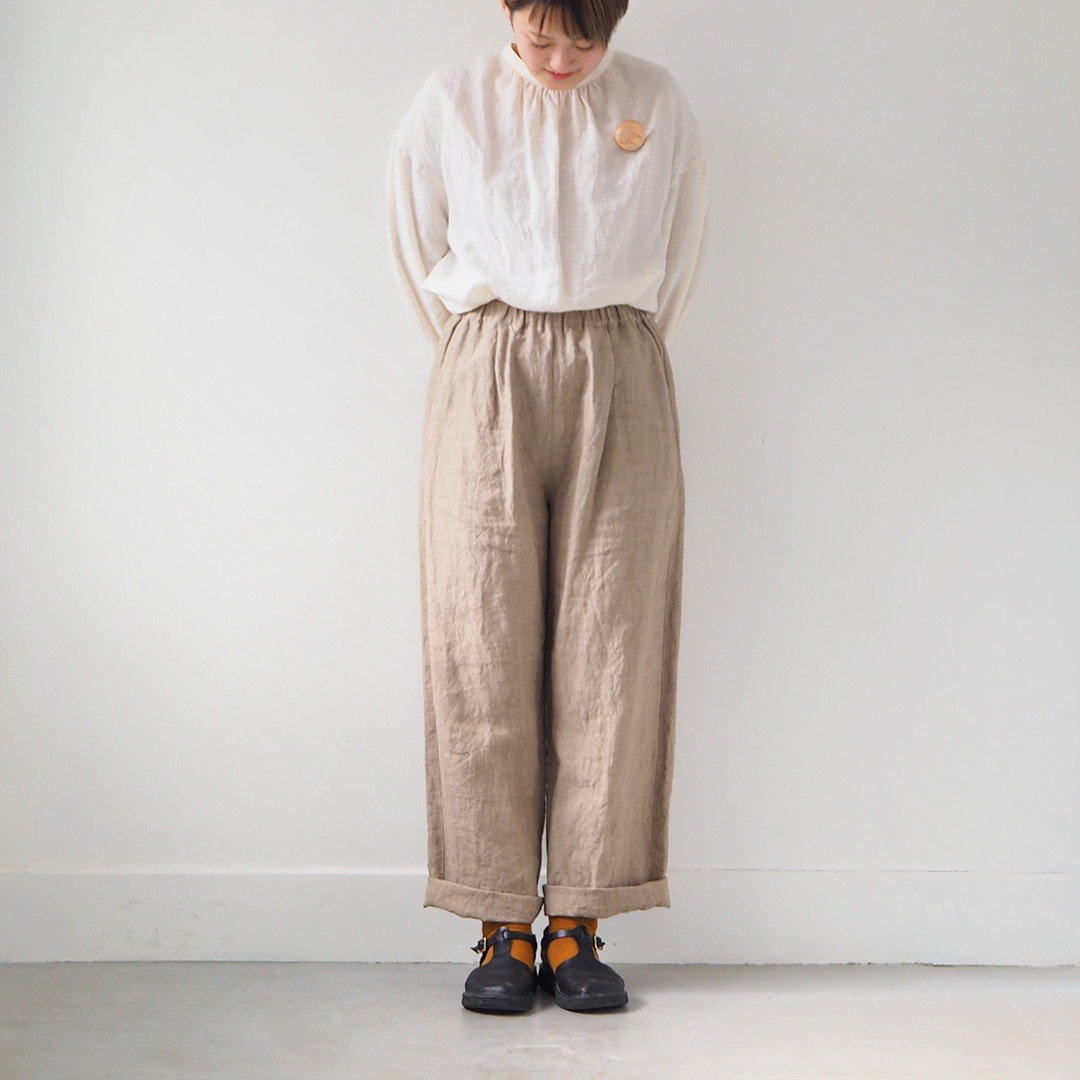 【pas de calais】シンプルやわらかパンツ（ベージュ）✳︎新品 pas de calais】シンプルやわらかパンツ（ベージュ）✳︎新品