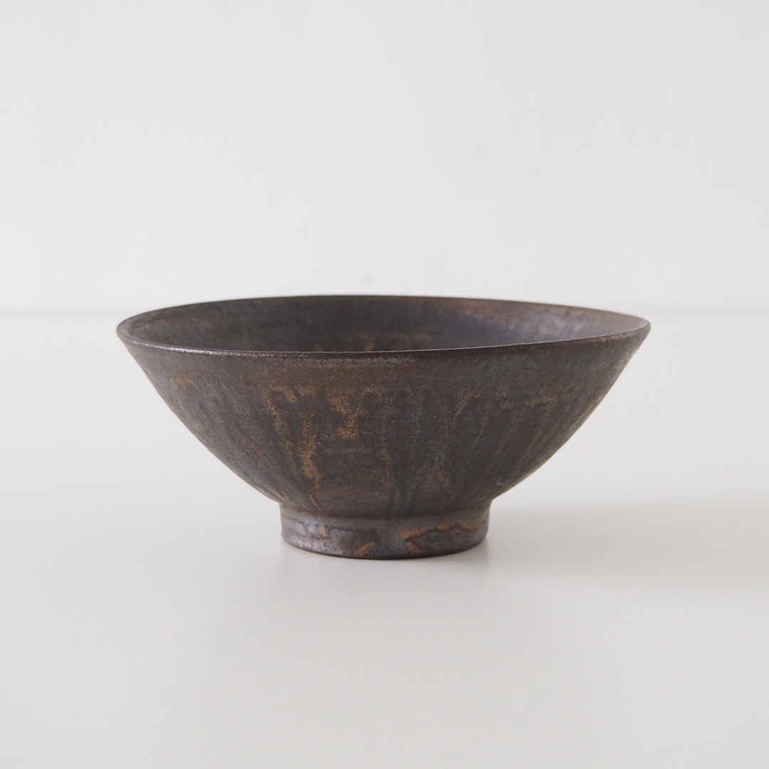 黒金彩/平茶碗 | 唐津焼 雅樂窯 ( うたがま ) | 糸島くらし×ここのき