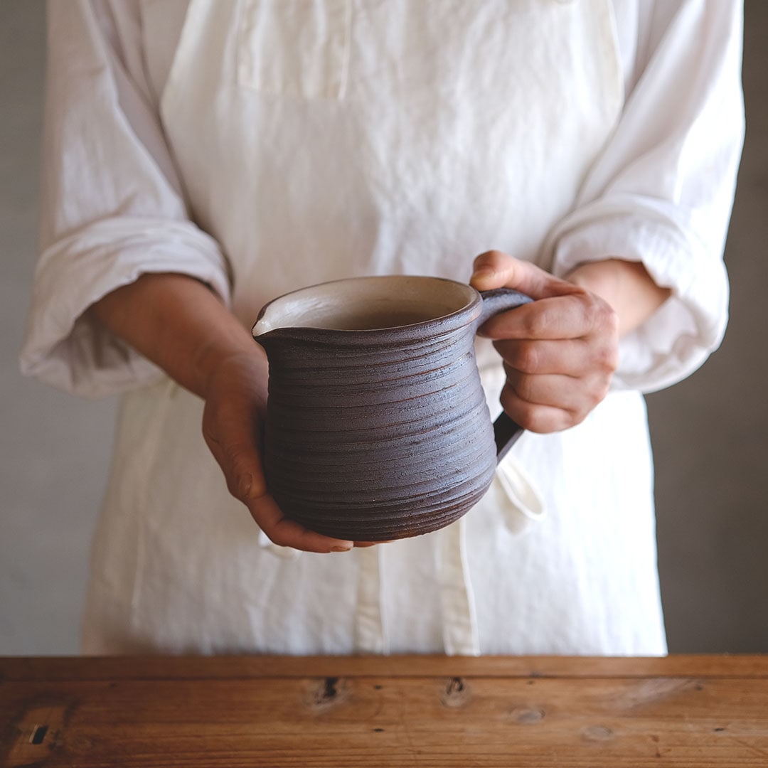 耐熱ミルクジャグ/焦げ茶 | 窯元ろくろ | 糸島くらし×ここのき 公式