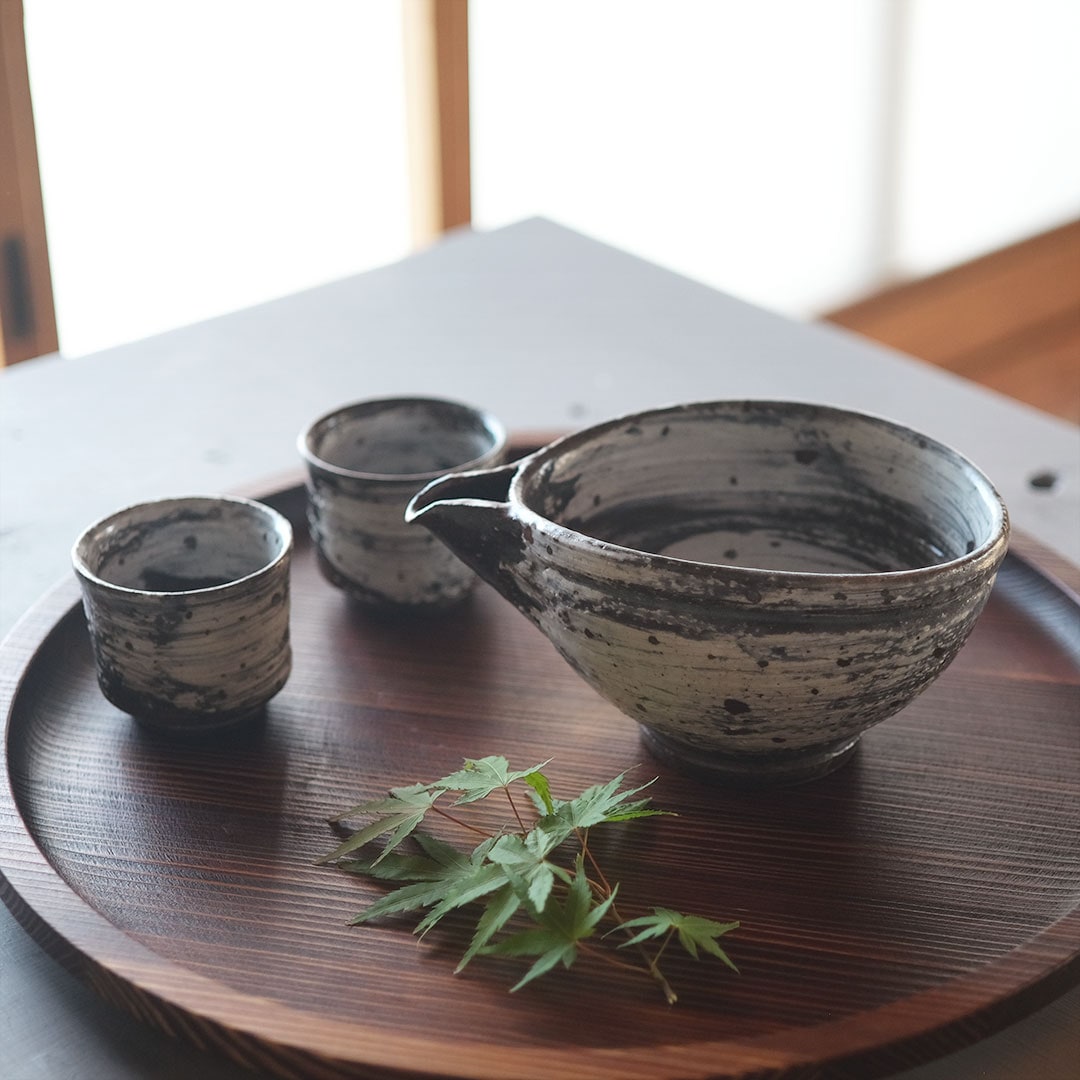 刷毛目/ぐい呑み | 唐津焼 雅樂窯 ( うたがま ) | 糸島くらし×ここのき