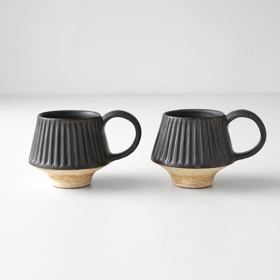 黒釉/マグカップ/マッシュルーム/鎬 | 醇窯(じゅんよう) | 糸島くらし