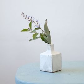 ✨希少品✨糸島研窯アイボリー釉の陶器製花器 持ち手付き中古美品 アイボリー釉/しずくミニ花器/置くだけ | 研窯 | 糸島くらし