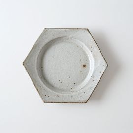 鉄粉引/六角皿/M