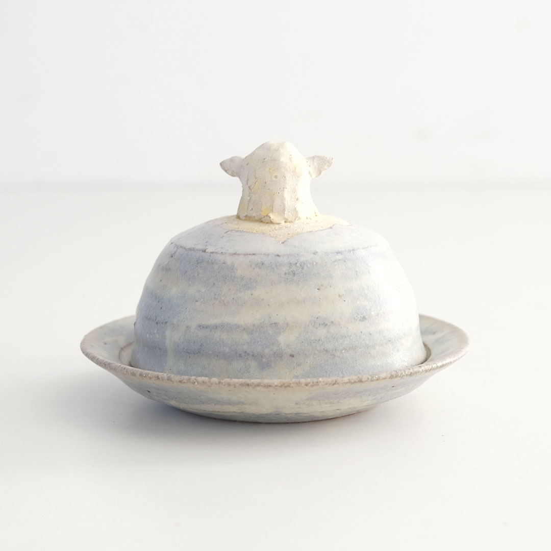 蓋付き菓子皿/ひつじ | acne.pottery.studio | 糸島くらし×ここのき