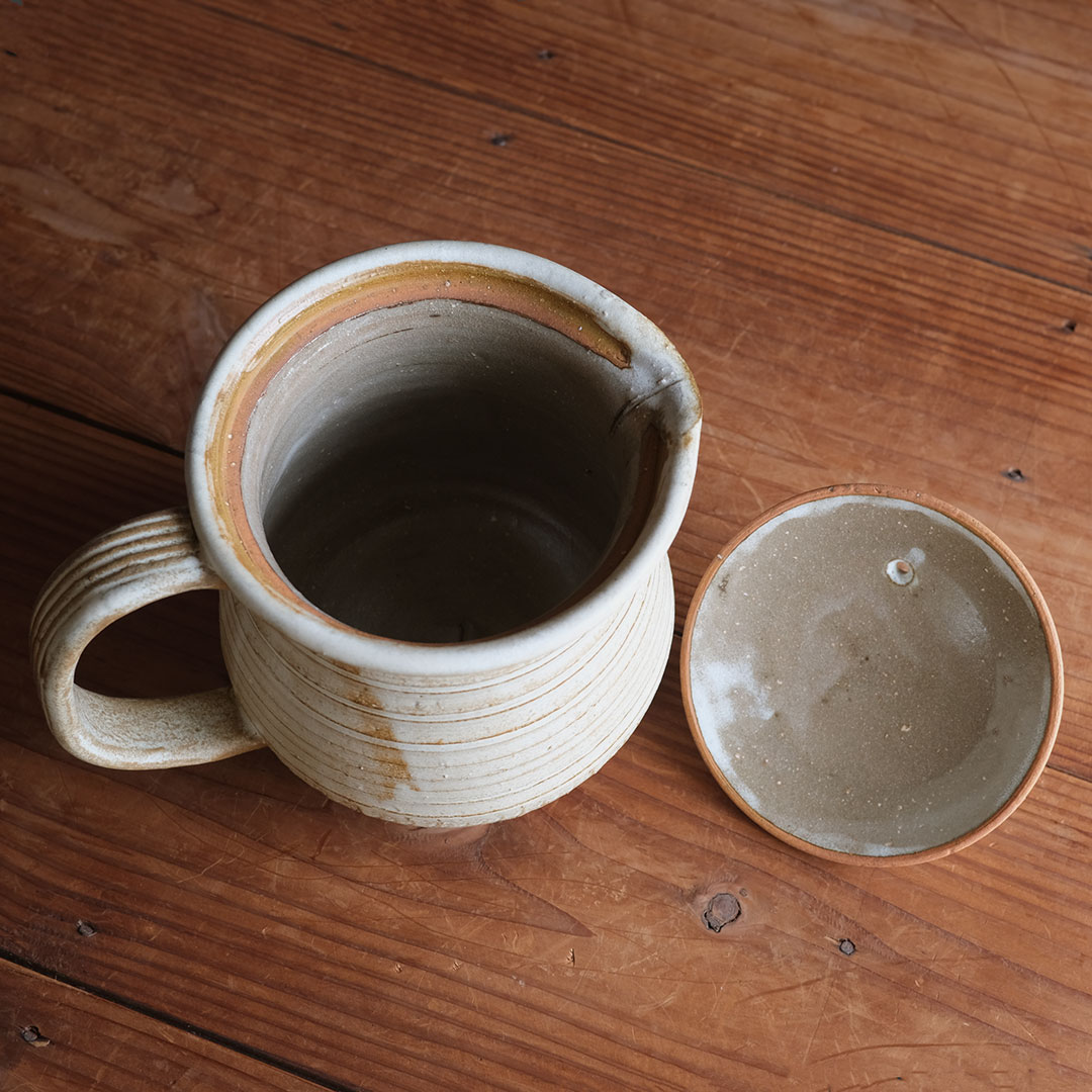 耐熱ミルクジャグ　蓋付き　赤茶　■美品■ 耐熱ミルクジャグ/蓋付き/アイボリー | 窯元ろくろ | 糸島くらし×ここ