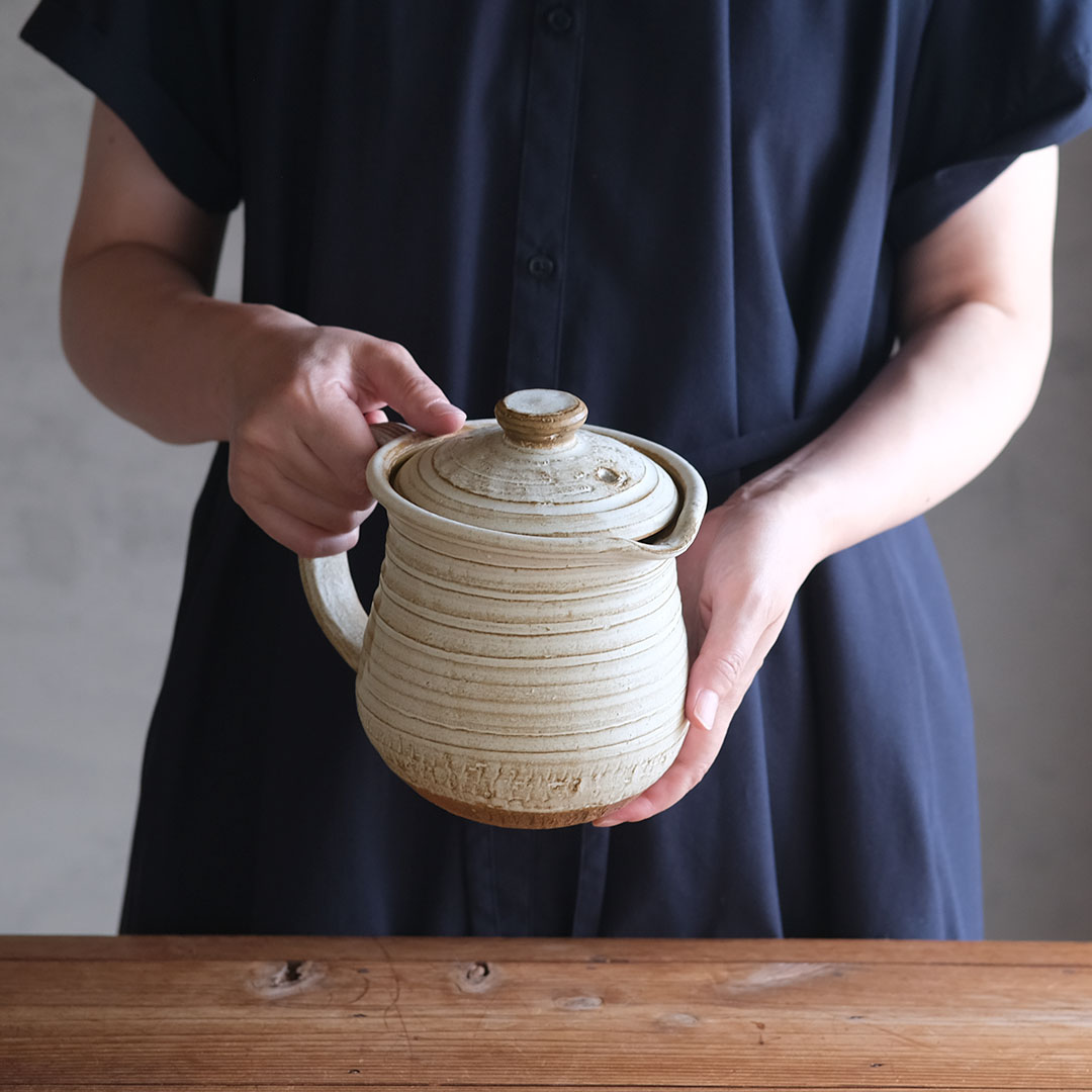 耐熱ミルクジャグ　蓋付き　赤茶　■美品■ 耐熱ミルクジャグ/焦げ茶 | 窯元ろくろ | 糸島くらし×ここのき 公式
