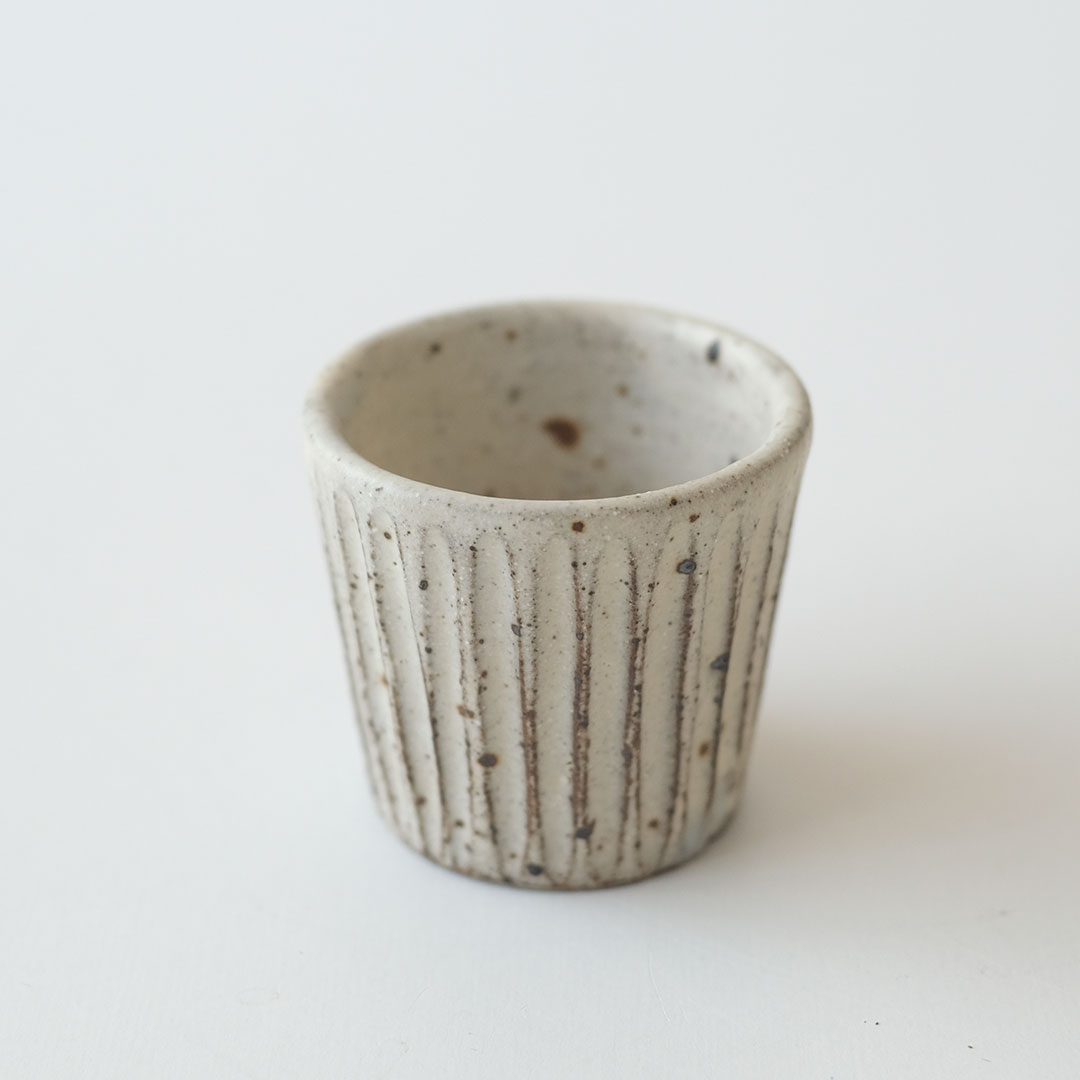 粉引しのぎ/おちょこ | 唐津焼 雅樂窯 ( うたがま ) | 糸島くらし×ここ