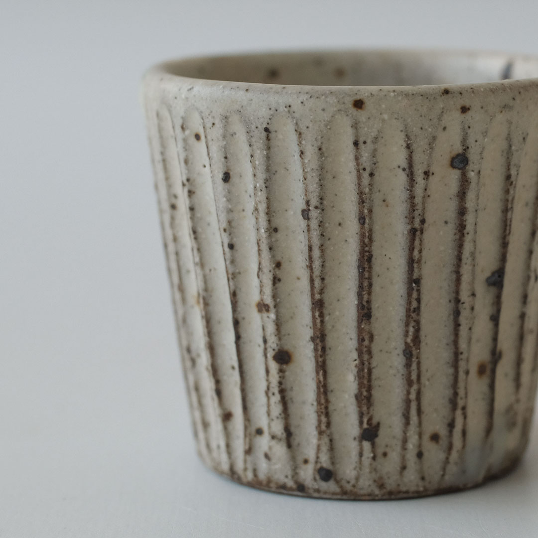 粉引しのぎ/おちょこ | 唐津焼 雅樂窯 ( うたがま ) | 糸島くらし×ここ