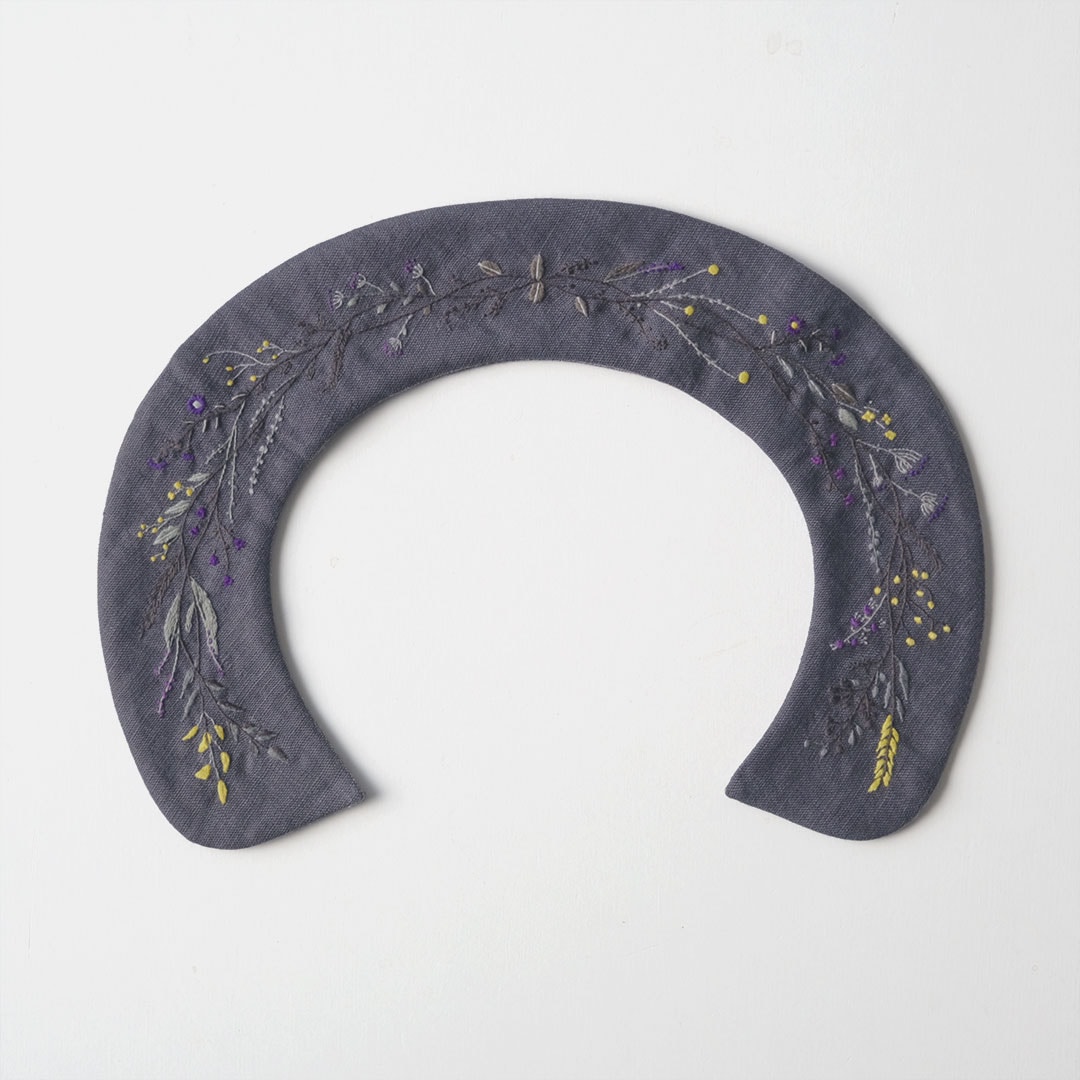 刺繍の付け襟/gray/一点もの | BUCOLICA | 糸島くらし×ここのき