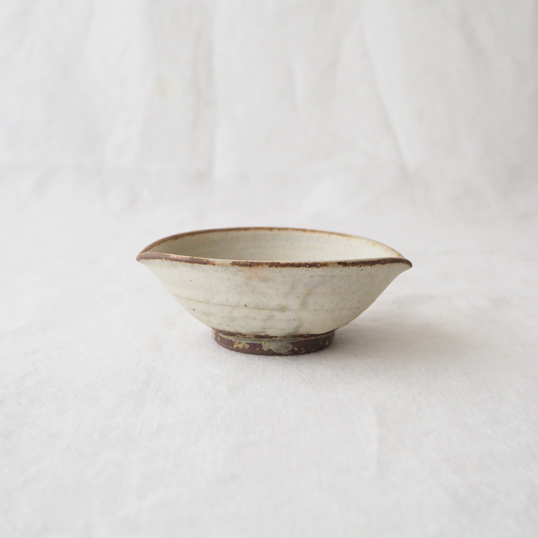 ✨希少品✨糸島研窯アイボリー釉の陶器製花器 持ち手付き中古美品 アイボリー釉/しずくミニ花器/壁掛け | 研窯 | 糸島くらし×ここ