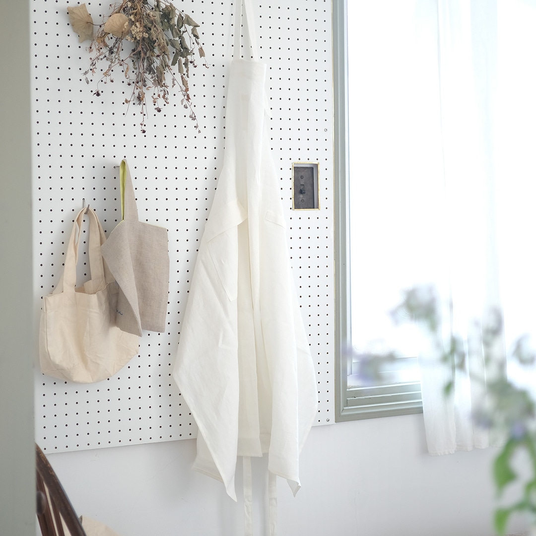 ワークエプロン/リネン/白（薄手） | BUCOLICA | 糸島くらし×ここのき