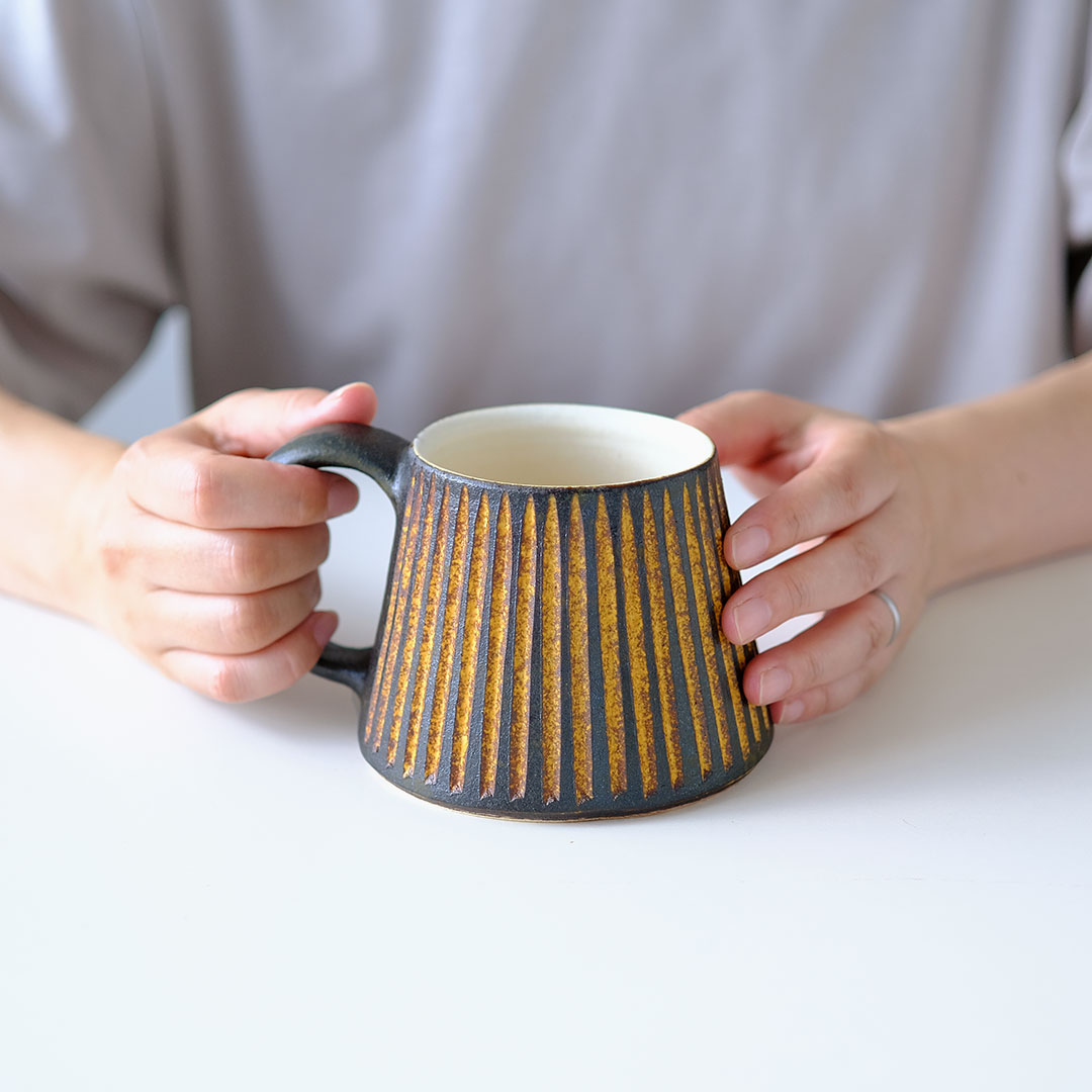 鉄彩/マグカップ/山型 | 醇窯(じゅんよう) | 糸島くらし×ここの