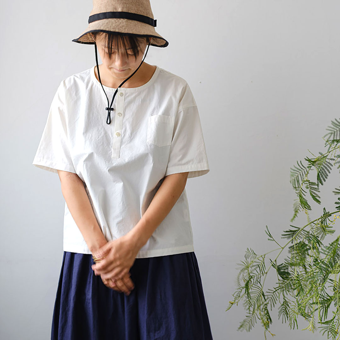 ヘンリーネックブラウス/キナリ | BUCOLICA | 糸島くらし×ここの