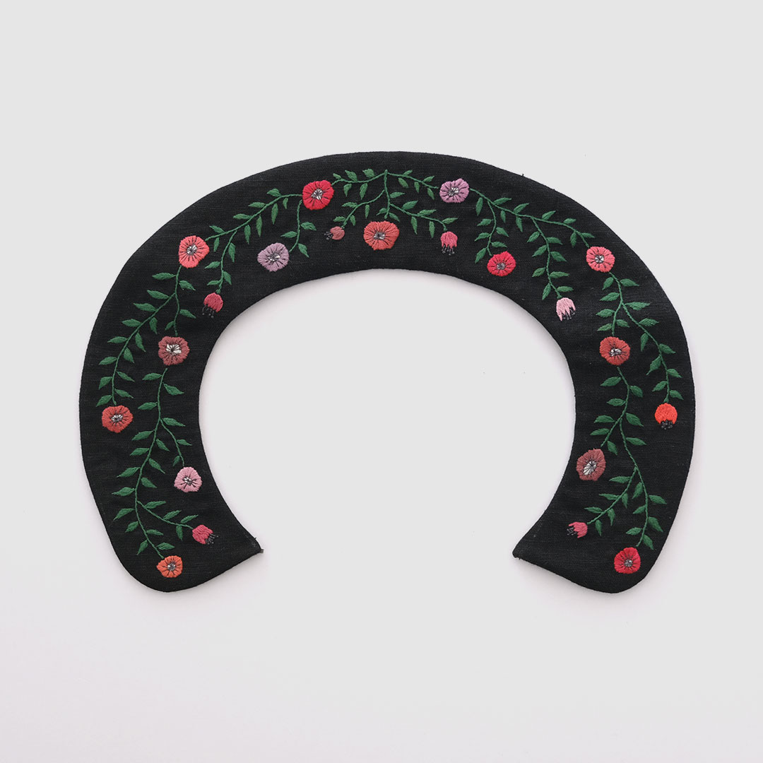 刺繍の付け襟/black/一点もの | BUCOLICA | 糸島くらし×ここのき