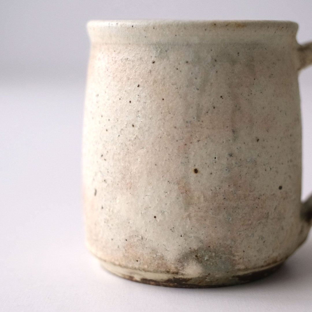 ✨サマーセール✨糸島研窯アイボリー釉の陶器製花器 持ち手付き中古美品 ✨サマーセール✨糸島研窯アイボリー釉の陶器製花器 持ち手付き中古