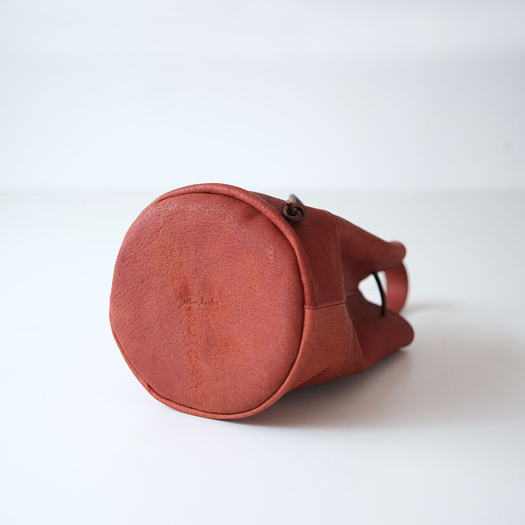ワンハンドルの巾着バッグ/猪革【一点もの】 | BLESS（ブレス） | 糸島