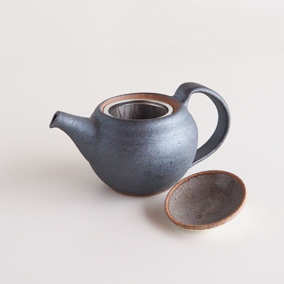 ✨希少品✨糸島研窯アイボリー釉の陶器製花器 持ち手付き中古美品 アイボリー釉/しずくミニ花器/置くだけ | 研窯 | 糸島くらし